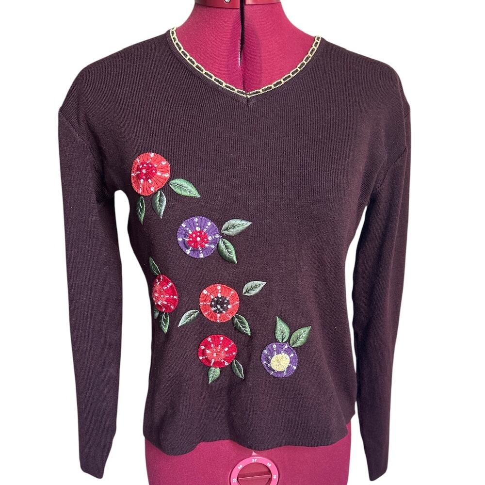 Juliana Small Y2K V Neck Beaded Embroidered Floral Scalloped Collared Sweater